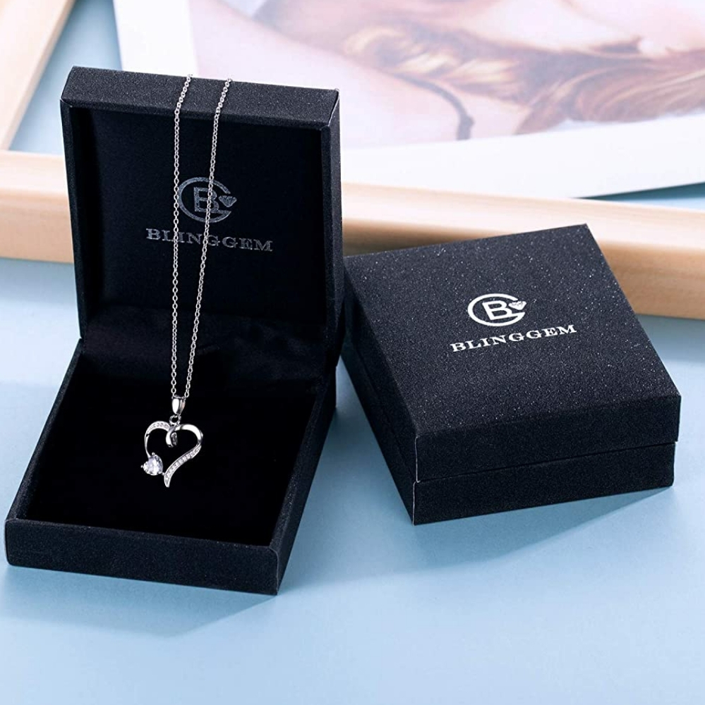 NIB Heart Necklace 925 Sterling Silver 5a cubic zirconia
